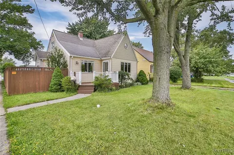 812 Sweet Home Rd, Amherst, NY 14226
