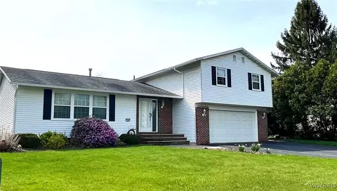 7369 Cedarpost Rd, Clay, NY 13088