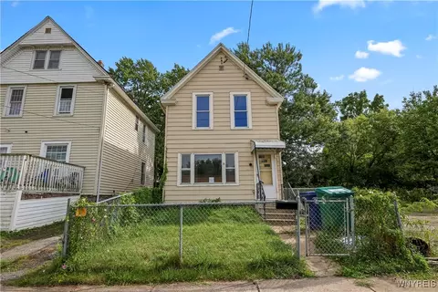 1657 Ontario Ave, Niagara Falls, NY 14305