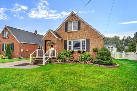 134 Collins Ave, West Seneca, NY 14224