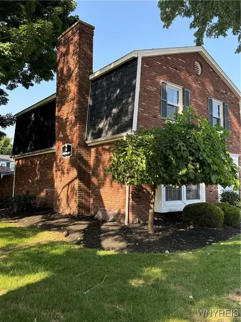 55 Oakbrook Dr #J, Amherst, NY 14221