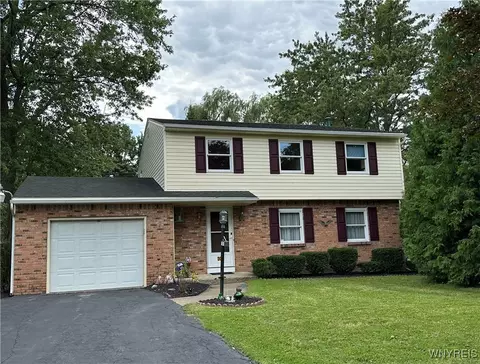 30 Puritan Pl, Orchard Park, NY 14127