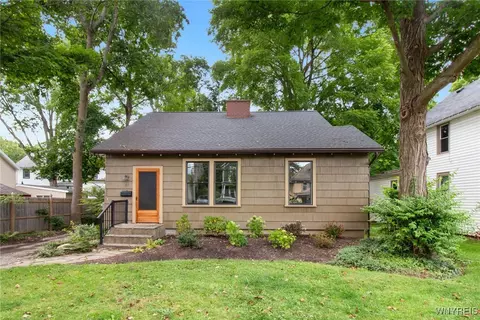 65 Paine St, Aurora, NY 14052