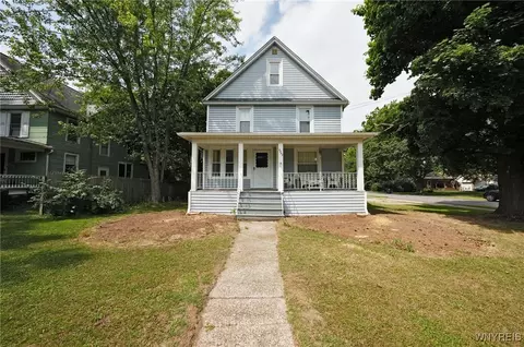 5842 Griffin St, Sanborn, NY 14132