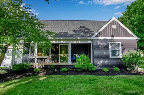 185 Green St, Aurora, NY 14052