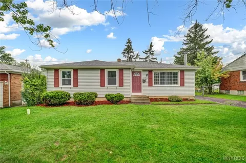 72 Willowcrest Dr, West Seneca, NY 14224