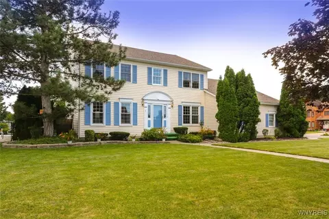1 Black Spruce Ct, Amherst, NY 14228