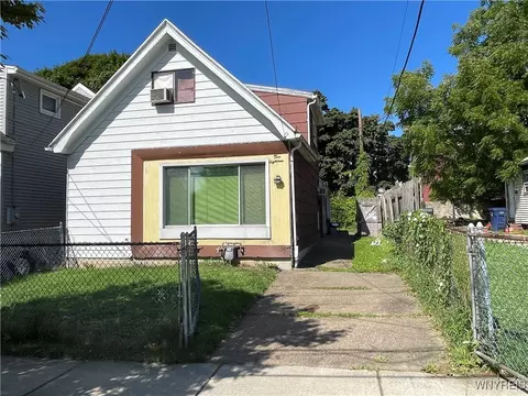 218 Locust St, Buffalo, NY 14204