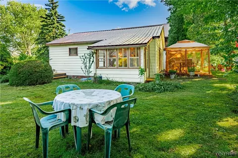 48 Sunset Island Rd, Wilson, NY 14172