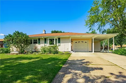 374 Evergreen Dr, Tonawanda, NY 14150