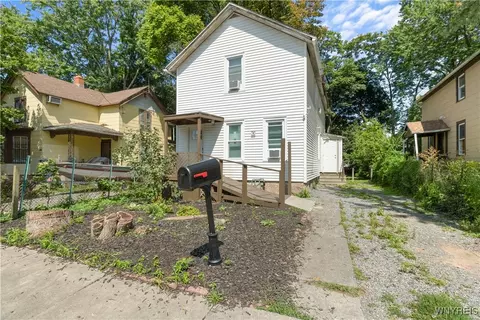 430 Elmwood Ave, Niagara Falls, NY 14301