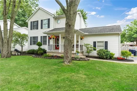 335 Greengage Cir, East Amherst, NY 14051