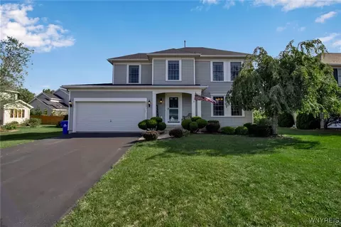 2241 Winterberry Dr, Lake View, NY 14085