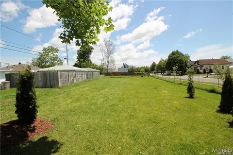 423 Tremaine Ave, Tonawanda, NY 14217