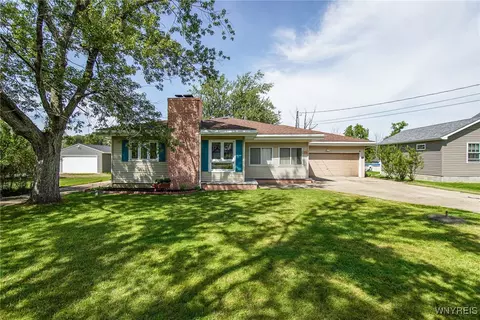456 Seneca Creek Rd, West Seneca, NY 14224