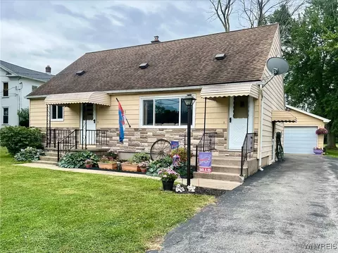 5505 Divide Rd, Niagara, NY 14305