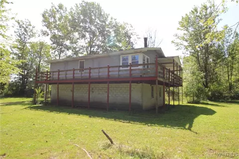 5520 Killian Rd, Pendleton, NY 14120
