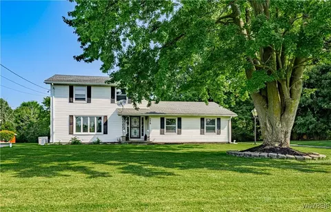 5459 Upper Mountain Rd, Lockport, NY 14094