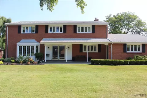 8 Cid Del, Amherst, NY 14221