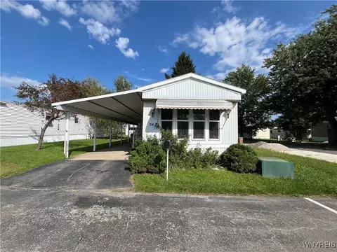 54 Tammy Ln, Cheektowaga, NY 14225