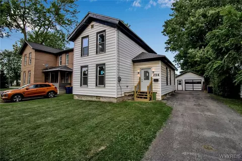 294 Grand St, Lockport, NY 14094
