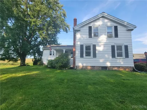 2267 Lkpt Olcott Rd, Newfane, NY 14108