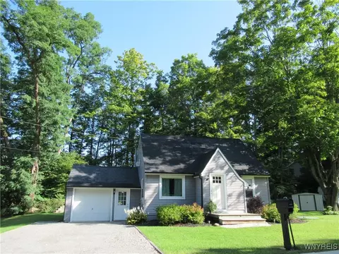 27 Rumsey Rd, Holland, NY 14080