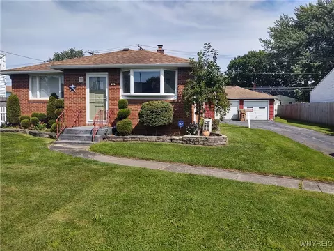 815 S Huth Rd, Cheektowaga, NY 14225