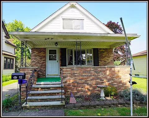 92 E Felton St, North Tonawanda, NY 14120