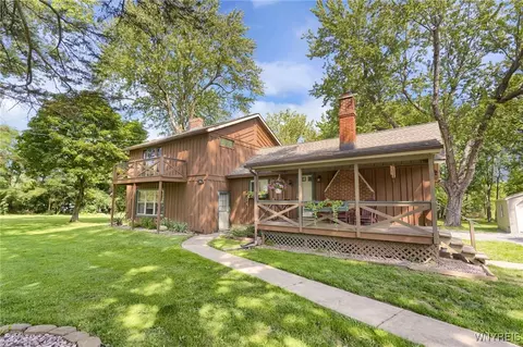 562 Hall Rd, Elma, NY 14059