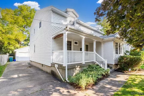 142 10th Ave, North Tonawanda, NY 14120
