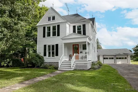6247 Main Rd, Stafford, NY 14143