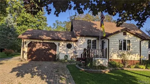 5915 Kline Rd, Niagara Falls, NY 14304