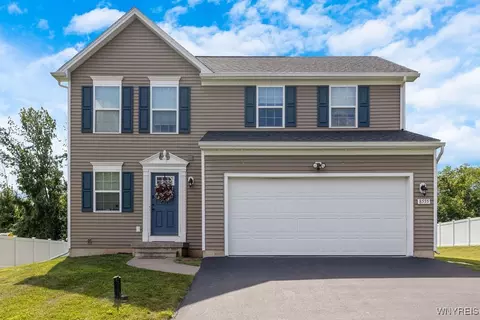 8555 Mcnamara Dr, Clay, NY 13041