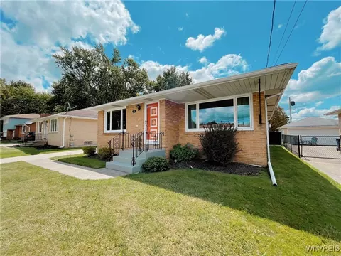 85 Barlow Ave, Lackawanna, NY 14218