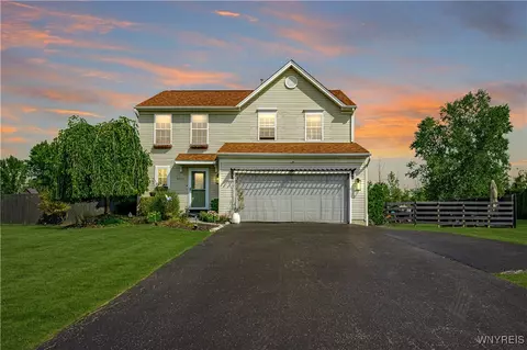 6513 Harvest Ridge Way, Lockport, NY 14094