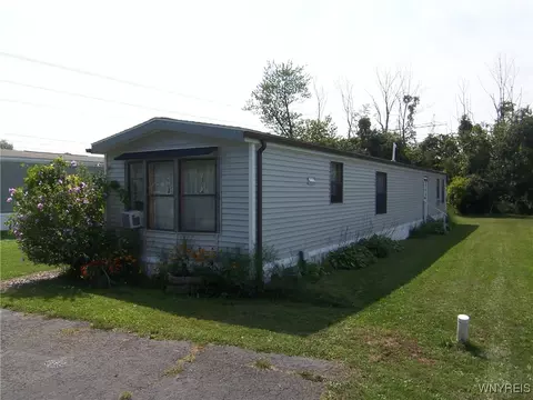 7862 Clinton Street Apt 11 Rd, Bergen, NY 14416