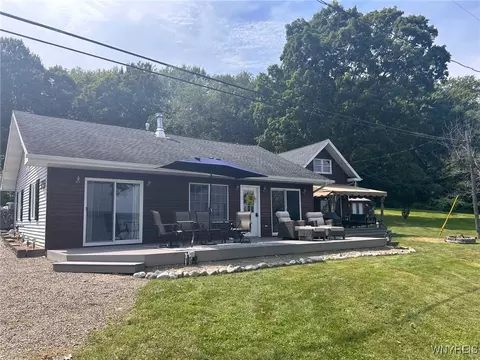 5756 Magnolia Rd, Mayville, NY 14757
