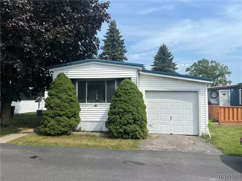 6035 S Transit Apt 86 Oakbrook Rd, Lockport, NY 14094