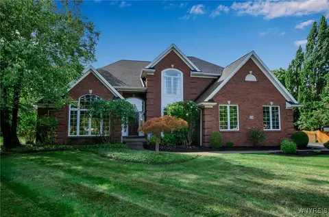 5540 Oak Field Ln, Buffalo, NY 14221