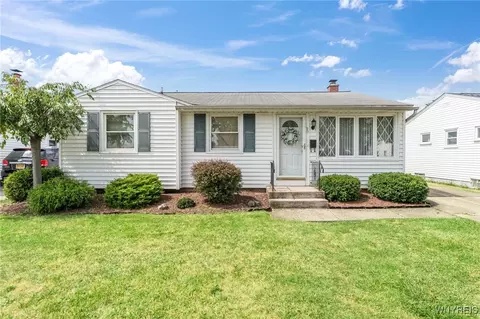 90 Springfield Ave, Tonawanda, NY 14150