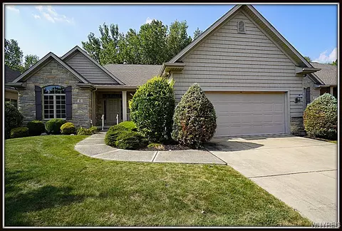 63 Hidden Creek Ct, Amherst, NY 14221