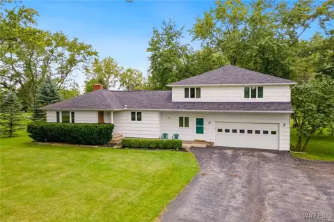 1371 Billington Rd, East Aurora, NY 14052