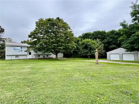 6745 Batavia Byron Rd, Byron, NY 14422