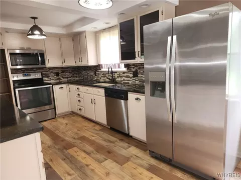 518 Davis Ave, Ridgeway, NY 14103 photo 5