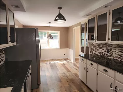 518 Davis Ave, Ridgeway, NY 14103 photo 6