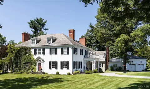 1196 E Main St, Aurora, NY 14052