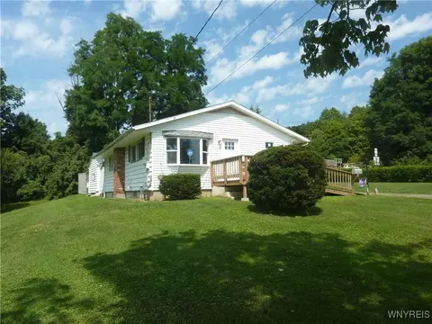 13 Caroline Rd, Gowanda, NY 14070