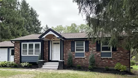 2810 Hall Rd, Lancaster, NY 14086