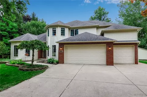 2255 Lapham Rd, Aurora, NY 14052